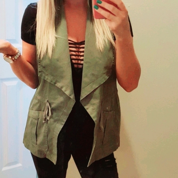 Limited  vest - Picture 2 of 6